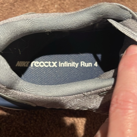 COPY - Nike women’s athletic shoes by the brand Nike reacts Infiniti run 4 - Picture 5 of 6